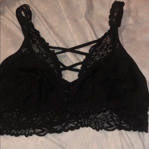 Black lace brallette